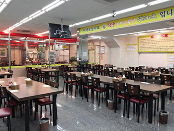 한우소머리국밥 내부 전경.png
